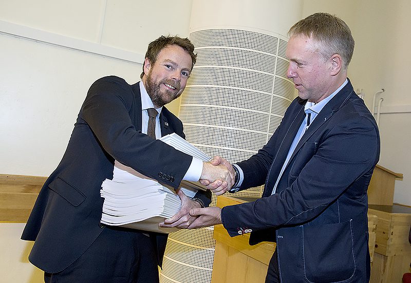 Statsråd fikk 13 kilo UiT-forskning