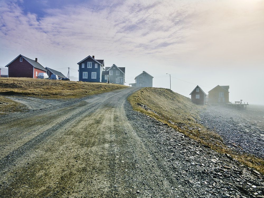 Kongsfjord, vei og hus